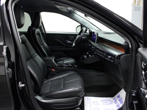 Used 2022 Lincoln Corsair Reserve w/ Elements Package image 16
