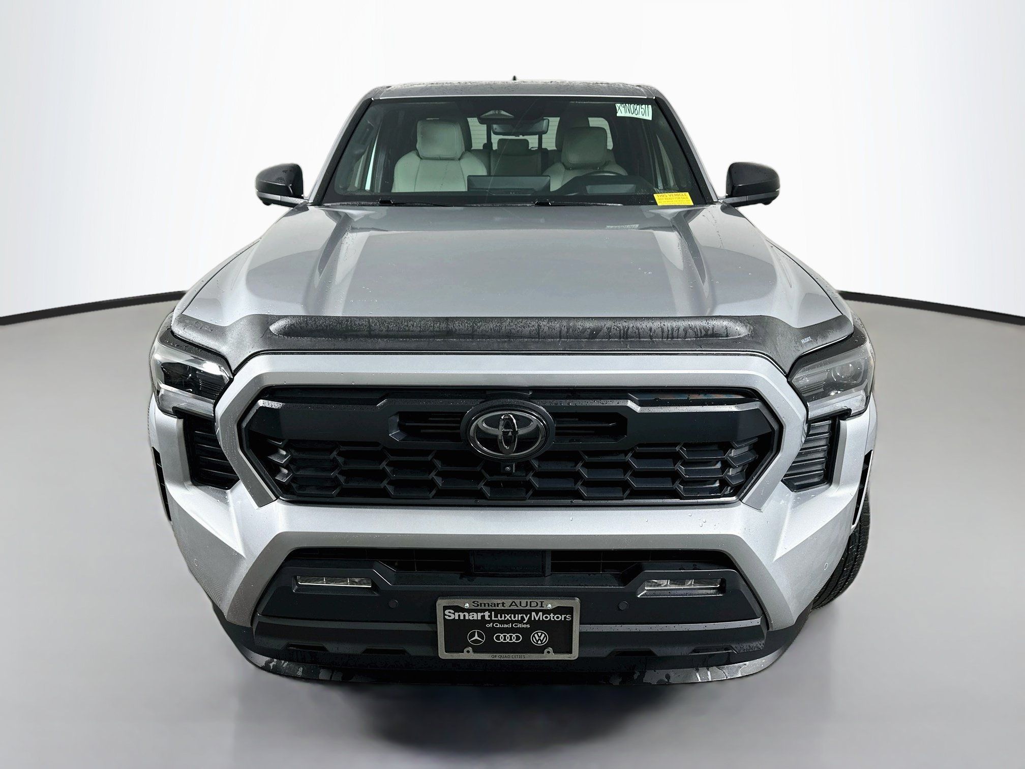 Used 2024 Toyota Tacoma Limited w/ Limited Package (LT) AWD/4WD image 2
