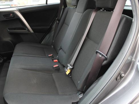 Used 2016 Toyota RAV4 LE image 13