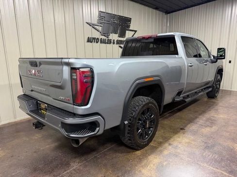 Used 2024 GMC Sierra 2500 AT4 w/ Technology Package AWD/4WD image 8