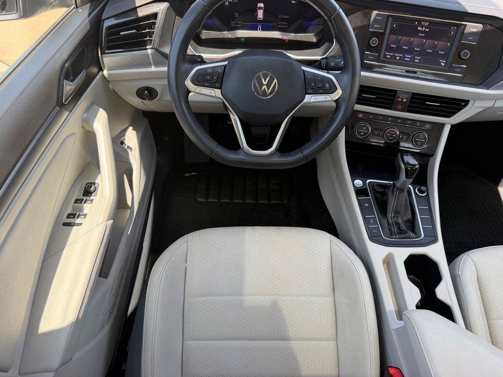 Used 2023 Volkswagen Jetta SE w/ Panoramic Sunroof Package FWD image 12