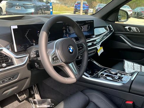 New 2026 BMW X5 xDrive40i w/ M Sport Package AWD/4WD image 9