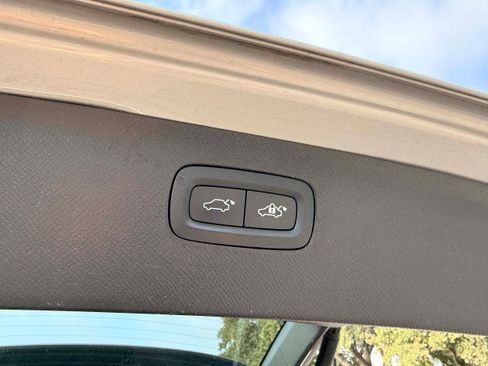 Used 2023 Volvo XC90 T8 Plus image 26