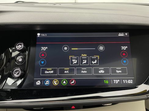 Used 2022 Buick Envision Avenir w/ Technology Package II FWD image 33