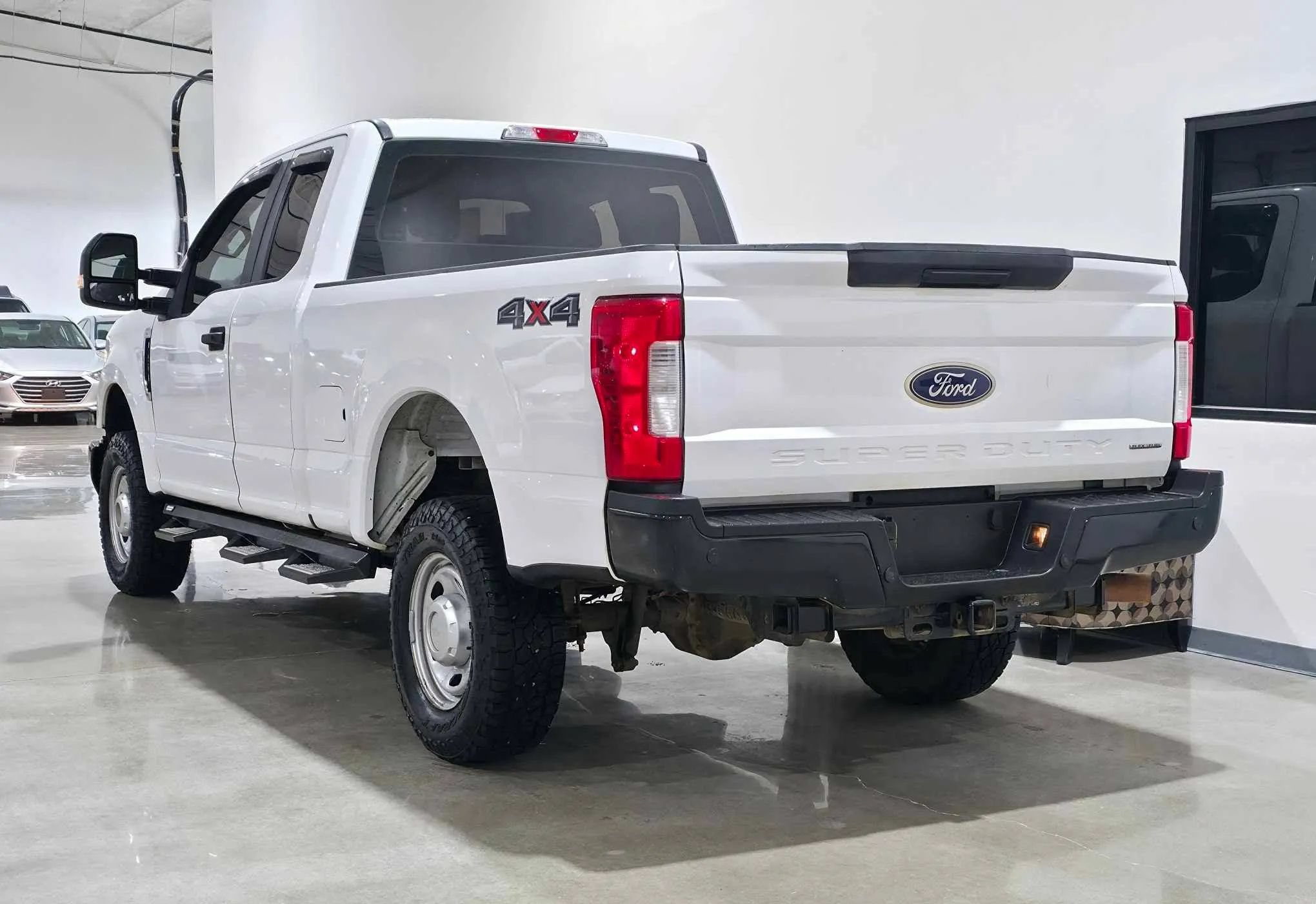 Used 2017 Ford F250 XL w/ Power Equipment Group AWD/4WD image 6