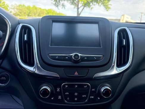 Used 2018 Chevrolet Equinox LT image 28