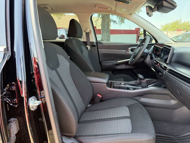 Used 2025 Kia Sorento LX FWD image 28