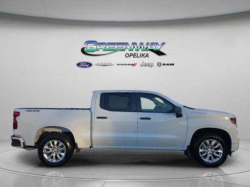 Used 2024 Chevrolet Silverado 1500 Custom image 9