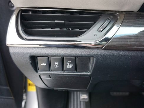 Used 2015 Toyota Avalon XLE image 16