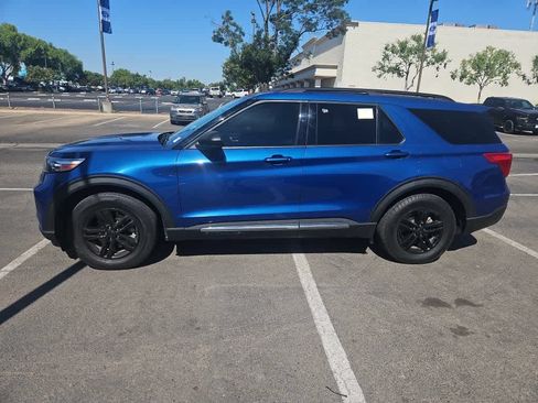 Used 2023 Ford Explorer XLT w/ Equipment Group 202A RWD image 4