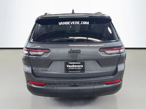Used 2023 Jeep Grand Cherokee L Laredo AWD/4WD image 8