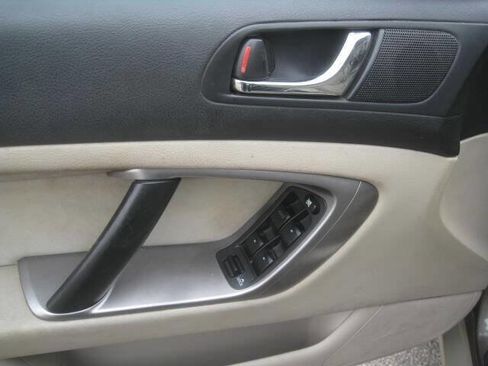 Used 2008 Subaru Outback 2.5i L.L. Bean image 15