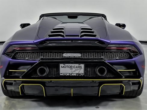 Used 2021 Lamborghini Huracan EVO RWD image 9