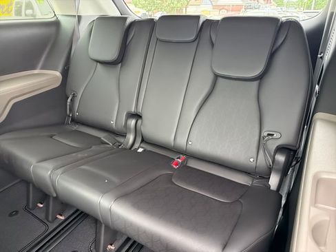 New 2026 Kia Carnival EX FWD image 19