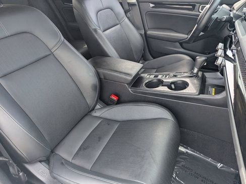 Used 2023 Honda Civic Touring image 8