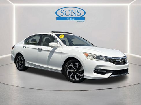 Used 2017 Honda Accord EX-L image 2