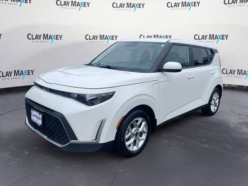 Used 2023 Kia Soul LX w/ LX Technology Package FWD image 1