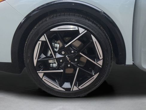 New 2025 Kia K4 GT-Line image 32