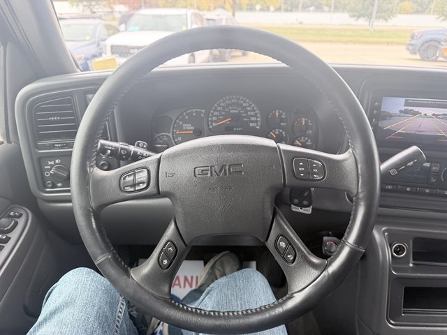 Used 2004 GMC Sierra 2500 SLT w/ Heavy-Duty Power Package AWD/4WD image 15