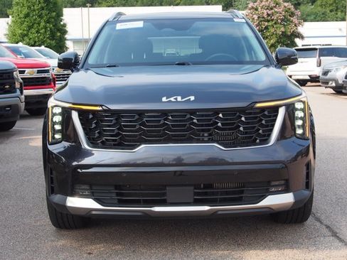 Used 2025 Kia Sorento EX w/ Panoramic Sunroof Package AWD/4WD image 2