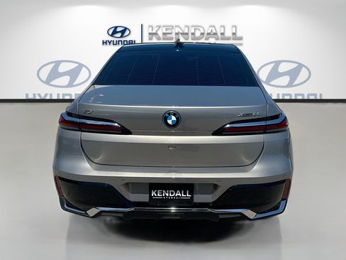 Used 2023 BMW i7 xDrive60 AWD/4WD image 5