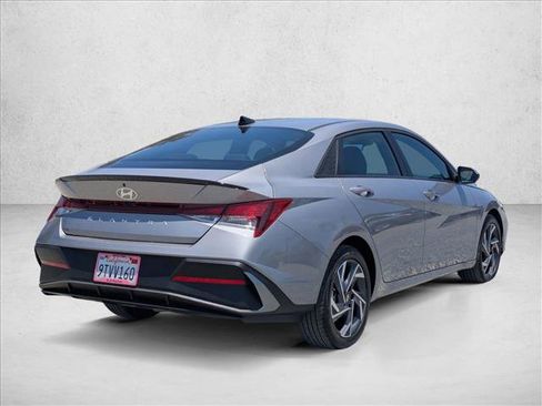 Certified 2025 Hyundai Elantra Sport FWD image 5