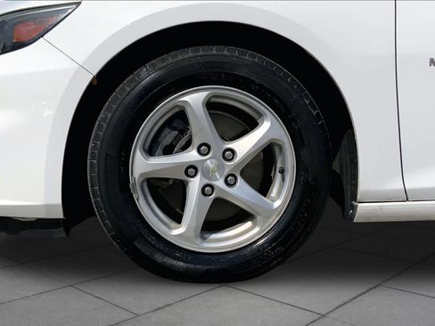 Used 2017 Chevrolet Malibu LS FWD image 11