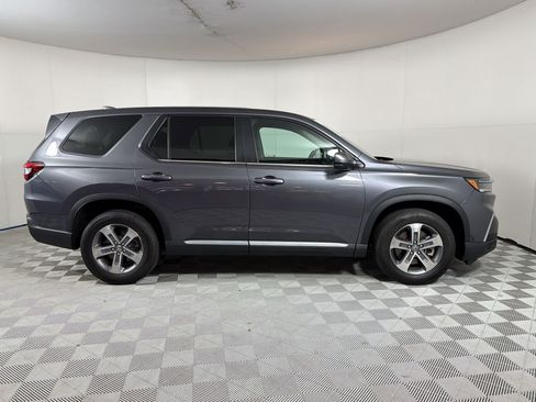 Used 2025 Honda Pilot EX-L image 8