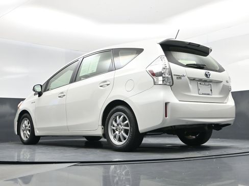 Used 2012 Toyota Prius V Five image 12