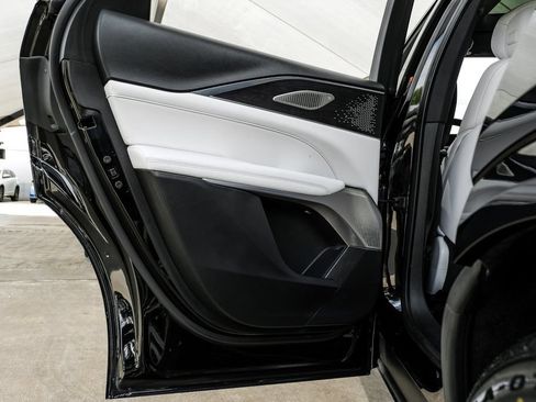 Used 2023 Cadillac Lyriq AWD image 49