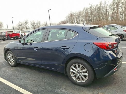 Used 2016 MAZDA MAZDA3 i Sport w/ Preferred Equipment Package image 3