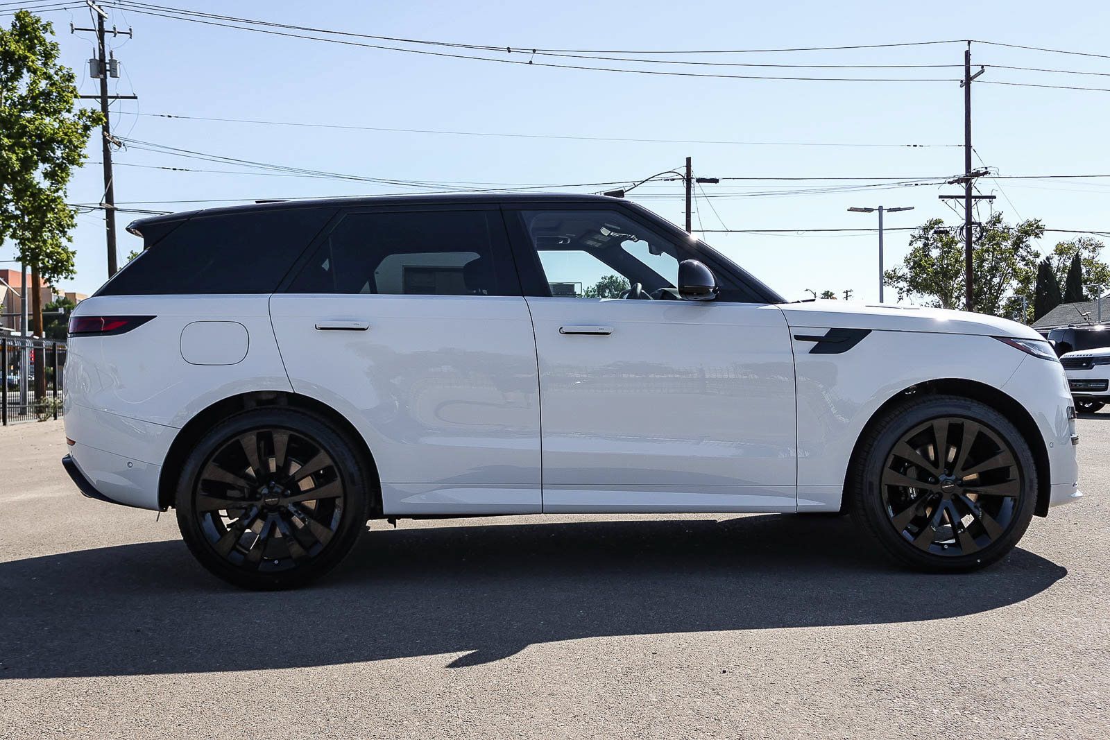 New 2026 Land Rover Range Rover Sport Dynamic SE AWD/4WD image 4