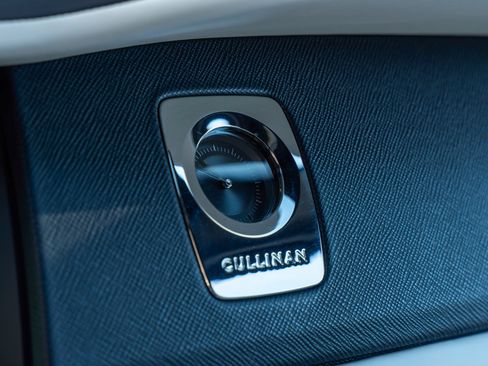 Certified 2022 Rolls-Royce Cullinan image 33