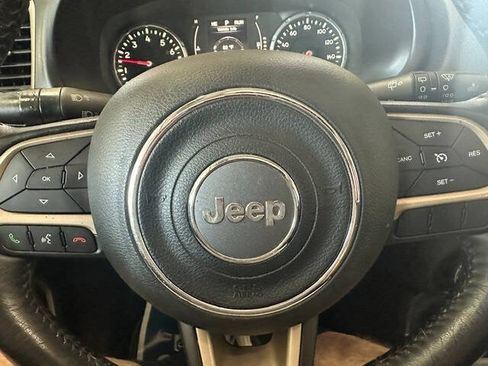 Used 2016 Jeep Renegade Latitude w/ Popular Equipment Group AWD/4WD image 19