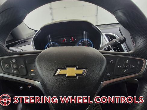 Used 2020 Chevrolet Equinox LS w/ LS Convenience Package FWD image 19