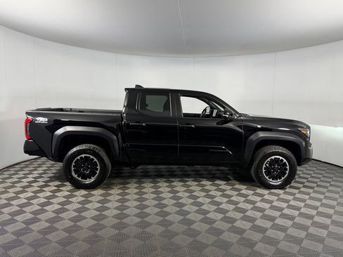Used 2024 Toyota Tacoma TRD Off-Road w/ TRD Off Road Premium Package AWD/4WD image 5