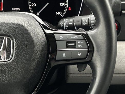 Used 2023 Honda Pilot Touring image 15