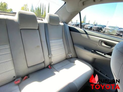 Used 2015 Toyota Camry LE FWD image 19