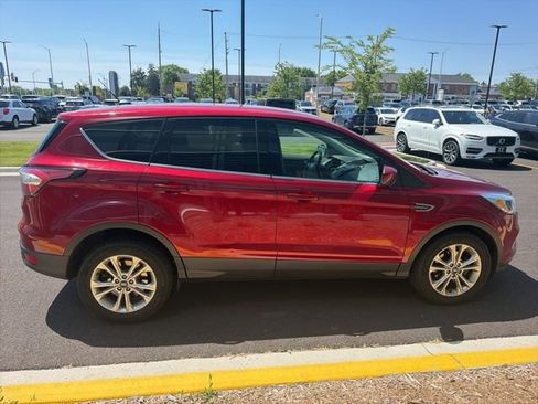 Used 2017 Ford Escape SE FWD image 18