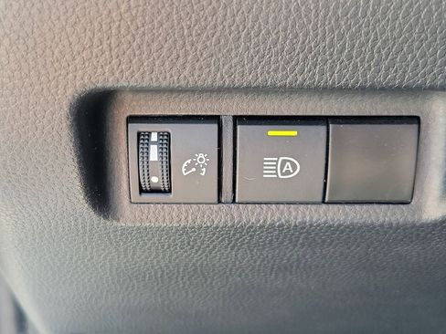 Used 2024 Toyota RAV4 XLE FWD image 30