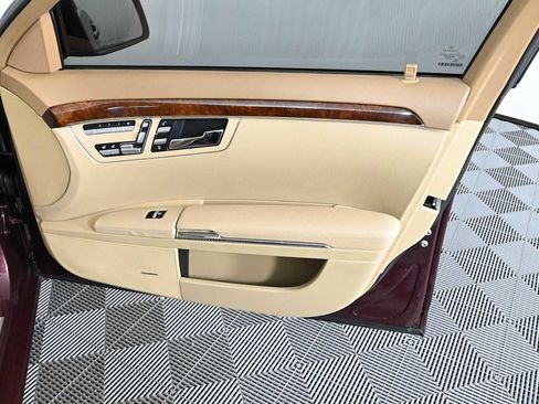 Used 2010 Mercedes-Benz S 550 image 12