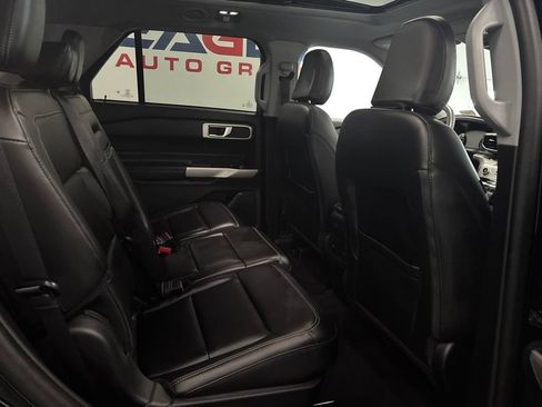 Used 2024 Ford Explorer XLT w/ Equipment Group 202A AWD/4WD image 29