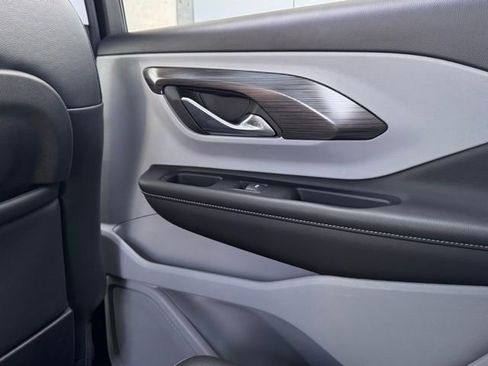 Used 2023 GMC Terrain SLT image 46