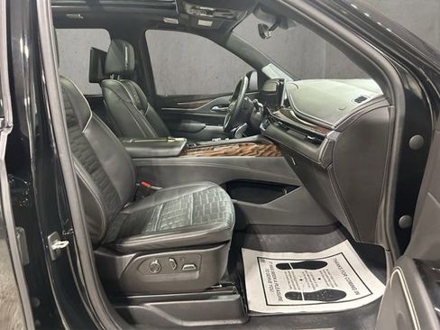 Used 2023 Cadillac Escalade Sport Platinum AWD/4WD image 20