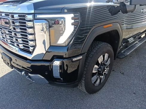 Used 2025 GMC Sierra 2500 Denali w/ Technology Package image 9