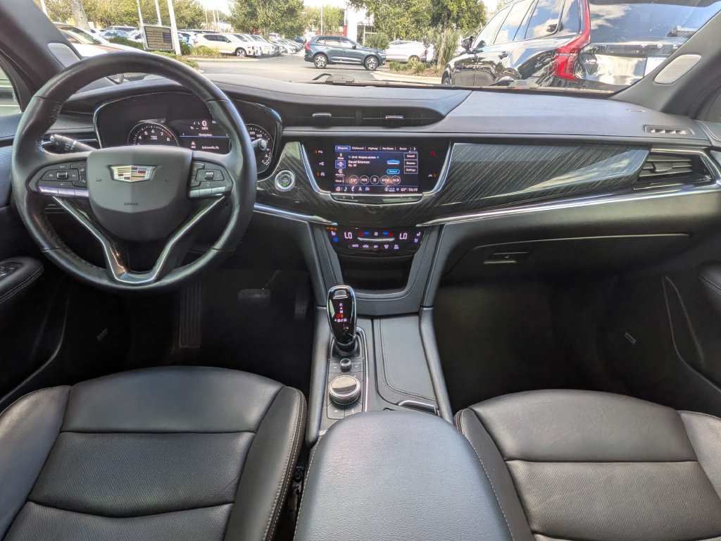 Used 2022 Cadillac XT6 Premium Luxury w/ Technology Package FWD image 21
