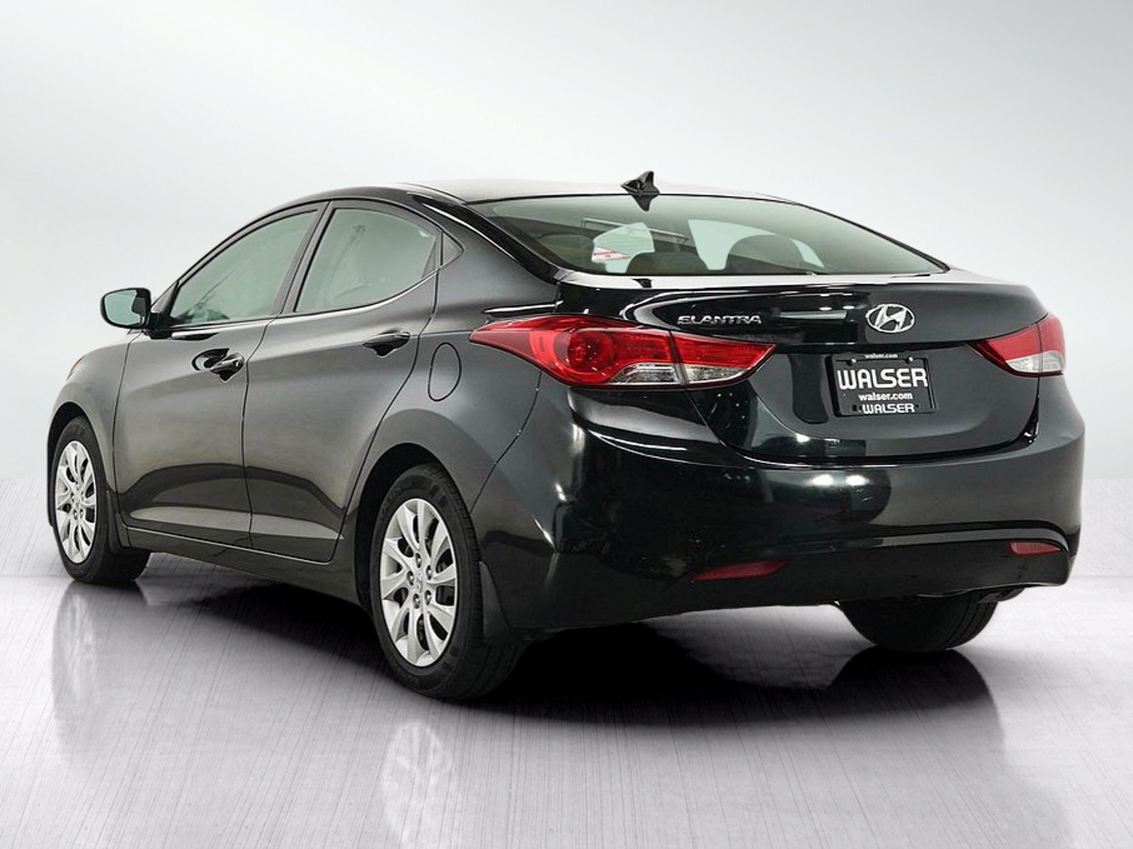 Used 2013 Hyundai Elantra GLS FWD image 3