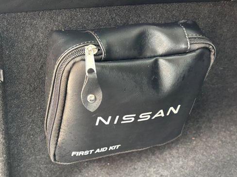 Used 2023 Nissan Rogue SL w/ SL Premium Package image 9