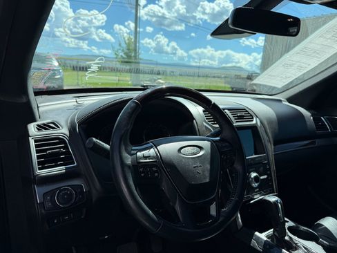 Used 2019 Ford Explorer Platinum AWD/4WD image 11