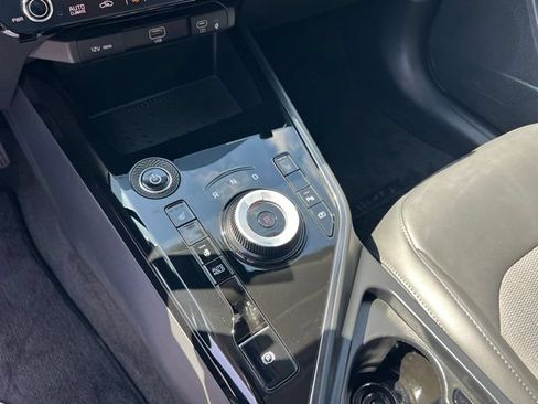 Certified 2024 Kia Niro Wind w/ Wind Preserve Package FWD image 21